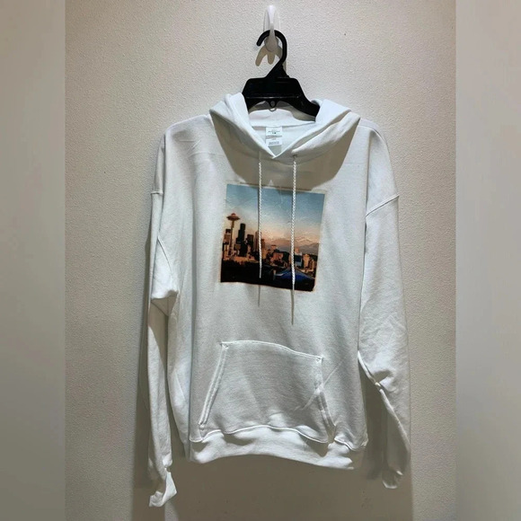 Hanes Pullover Hoodie Seattle Space Needle Design White Unisex Size L NWOT - Picture 1 of 9